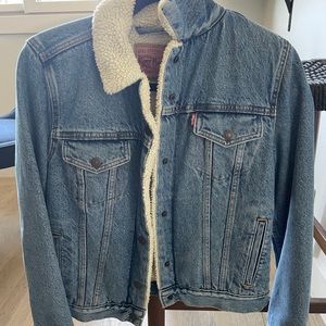 Levis Sherpa jean jacket